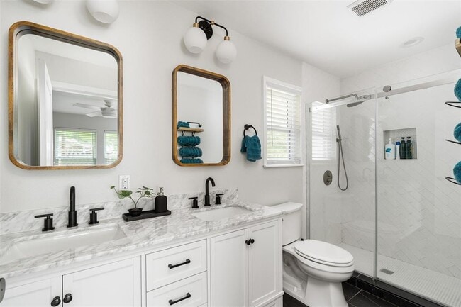 Photo - 11807 Oakwood Dr