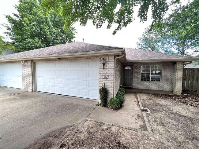 Photo - 884 N Daisy Ln