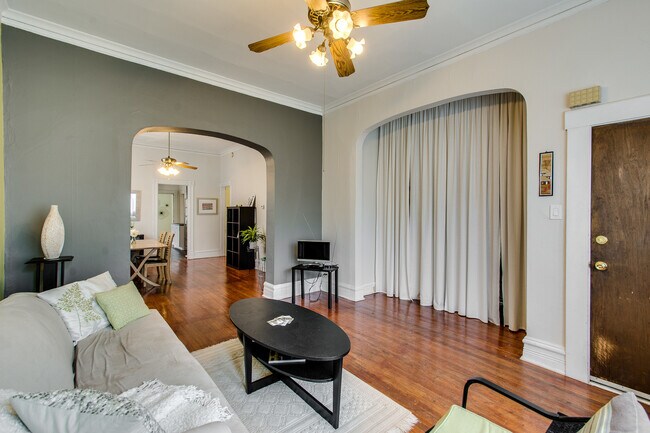 Photo - 2457 N Rockwell St Unidad 1