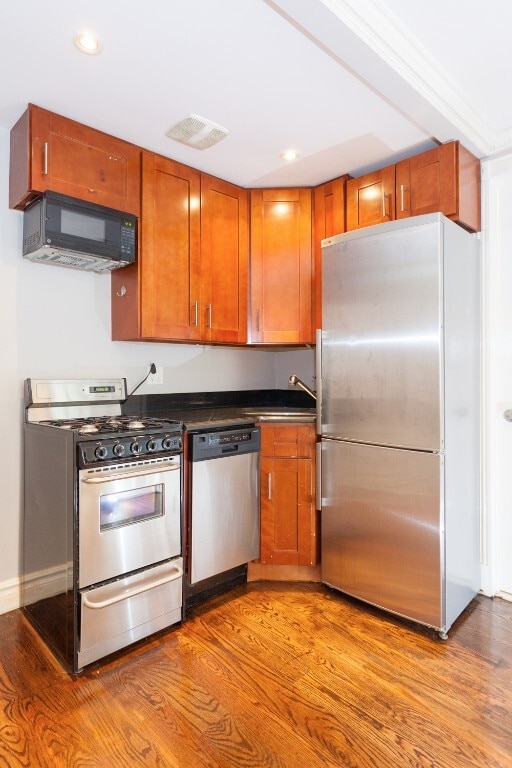 Building Photo - 218 Avenue A Unit 2FE Rental