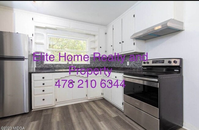 1816 Upper River Rd
