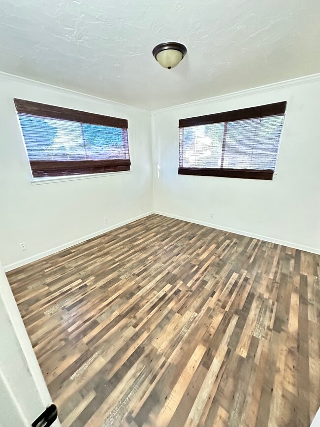 Photo - 142 Cole Ave