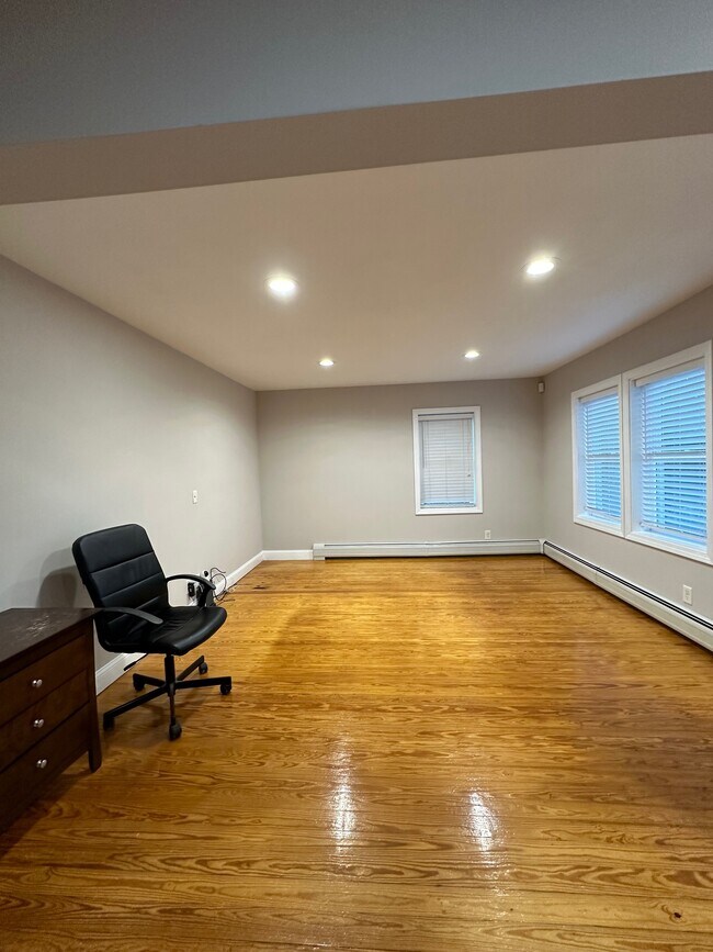 324 Central Ave House House Rental in New Bedford, MA