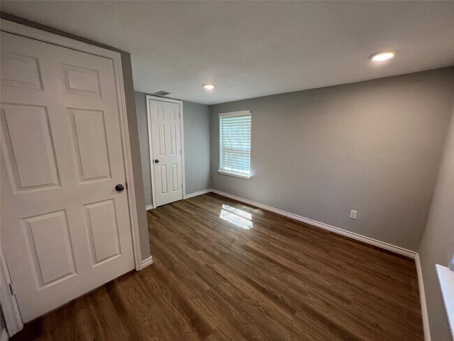 Photo - 1309 Crockett St