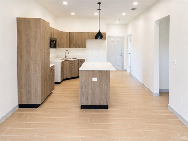 217 N 7th St Unit 2