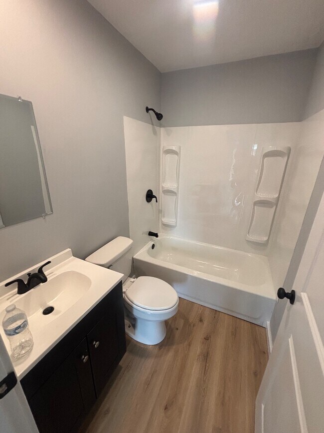 Photo - 241 13th St S