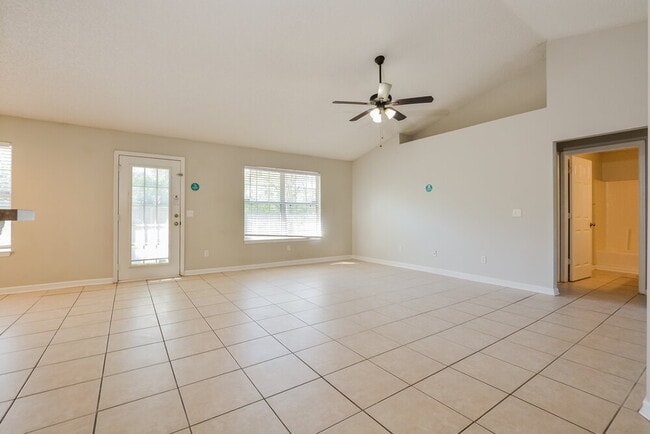 Photo - 2119 Dumas Dr