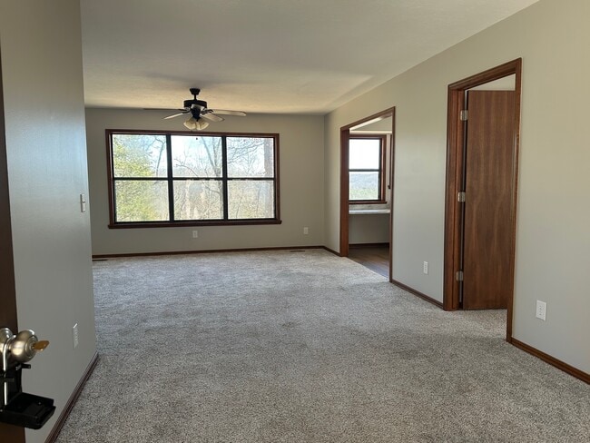 Photo - 732 Jason Cir