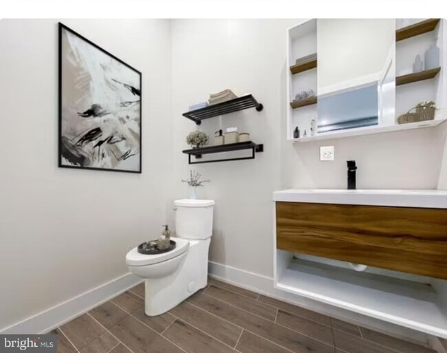 Photo - 5250 Wayne Ave