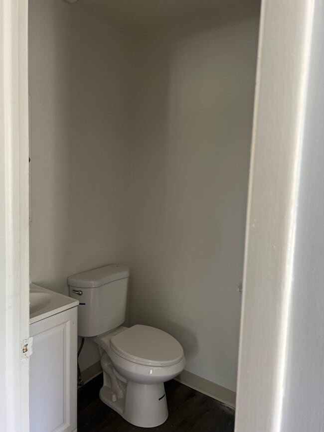 Apt. 35 - Holly Oak Manor