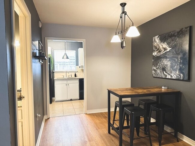 Photo - Beautiful 2 bedroom Townhouse!!!!!!!!!!!!