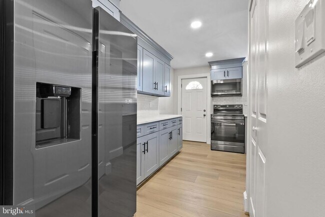 Photo - 613 Harvard St NW