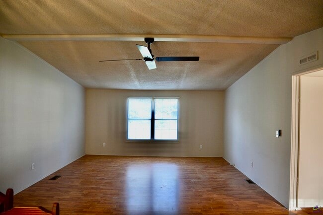 Photo - 111 Brighton Dr