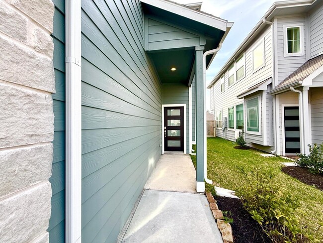 Photo - 620 Silver Pear Ct