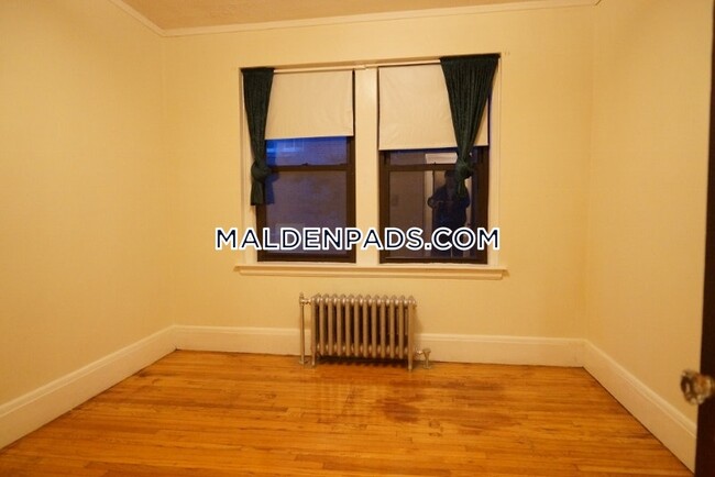 Building Photo - 349 Pleasant St Rental