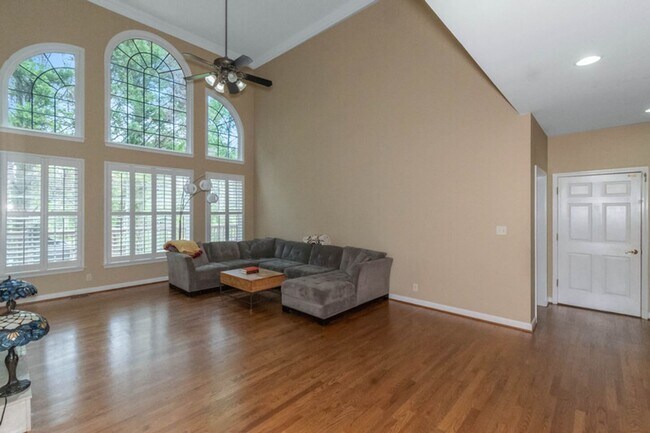Photo - Luxury 5-bedroom 4-bath home in the beautiful city of Alpharetta