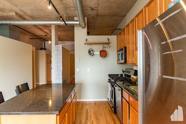 Building Photo - 6 S Laflin St Unit #  0818
