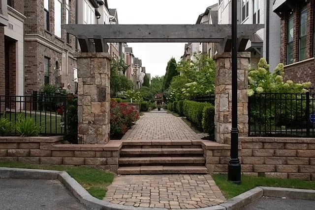Building Photo - 625 Broadview Terrace NE