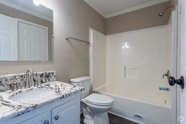 4 BR, 4 BA - 1640 SF