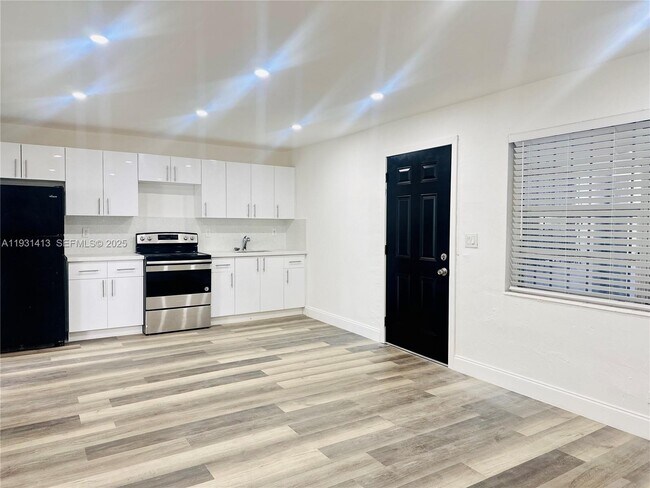 Photo - 1600 NW 7th Ct Unidad 105