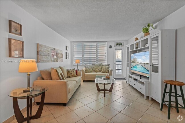 Building Photo - 1913 S Ocean Dr Unit 316 Rental