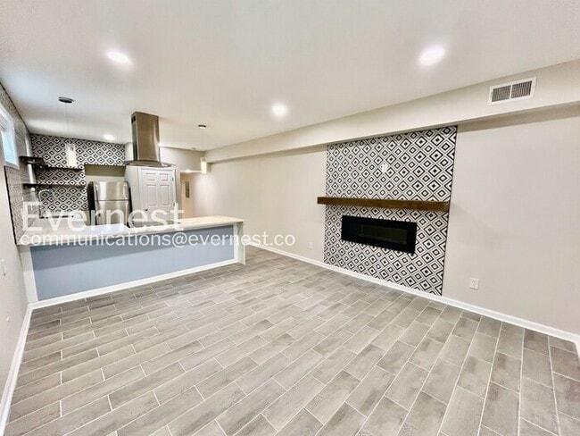 Photo - 1000 Hill St SE