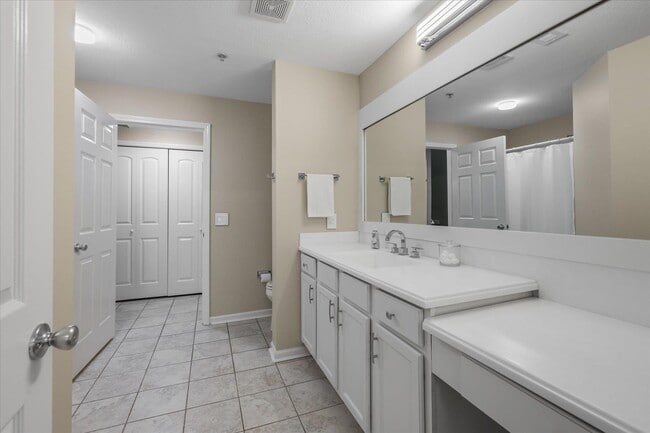 Photo - 2801 Chancellorsville Dr Unidad 436