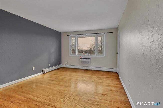 Photo - 63 Maynard St