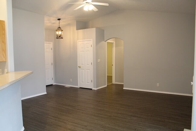 Sala de estar - 1435 Tara St