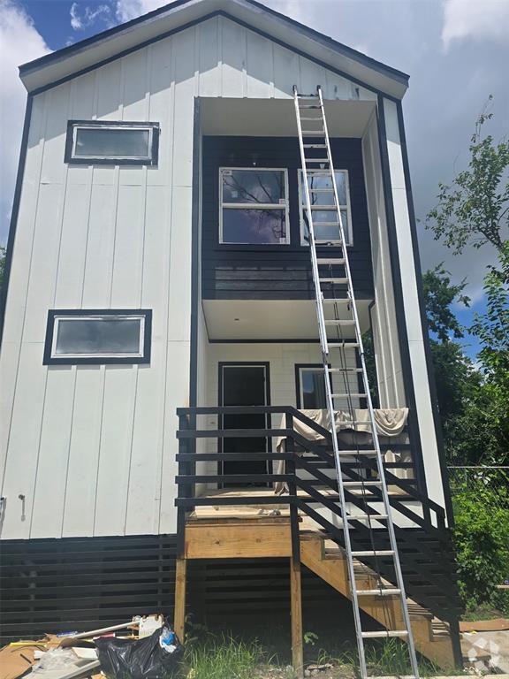 Building Photo - 2207 Des Chaumes St Rental