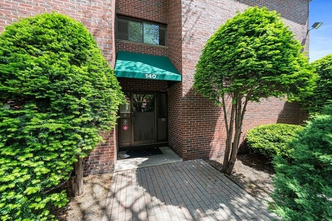 Photo - 140 Kenrick St Unidad 21