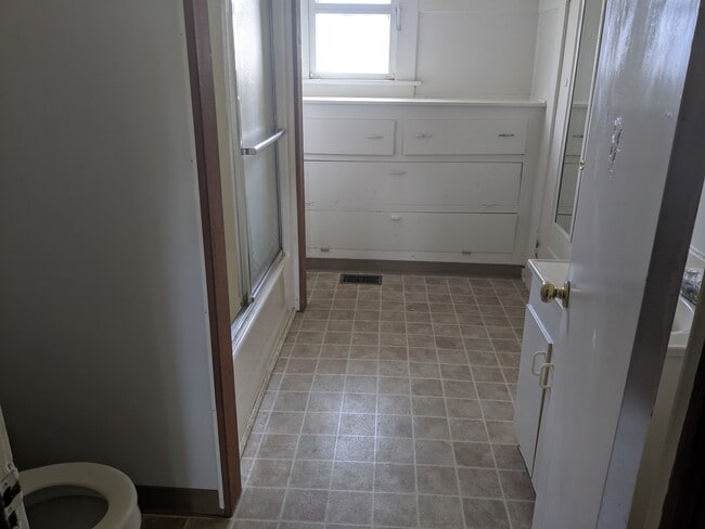 Photo - Now leasing for Summer 2026, Available August 5th!