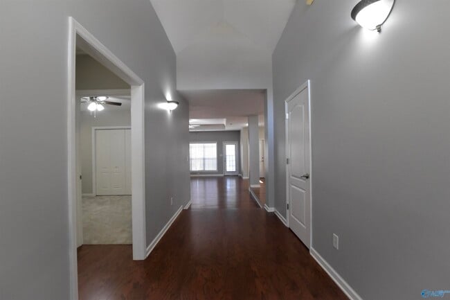 118 Canterbury Dr