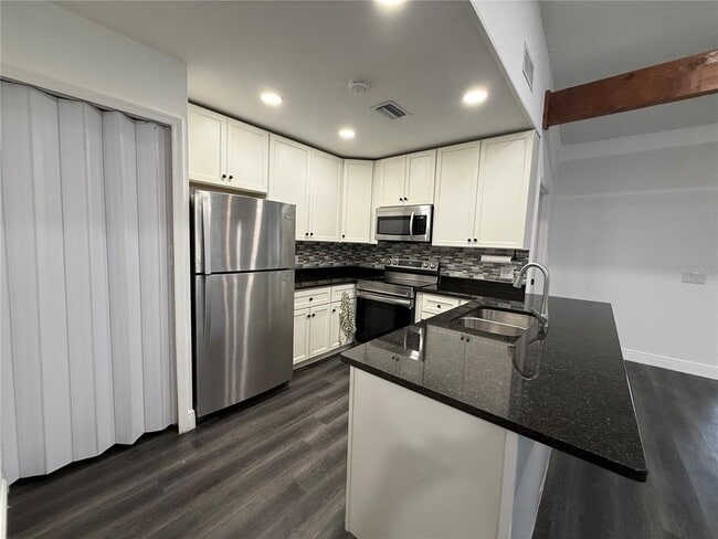 Photo - 4999 Dover Cir