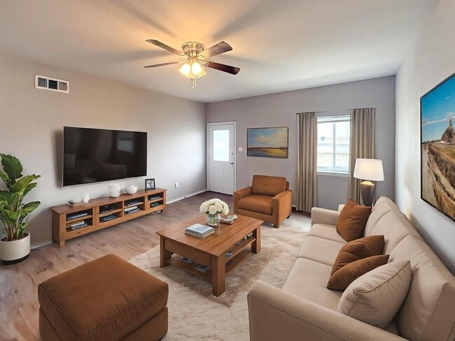 Building Photo - Stylish 3-Bedroom, No-Carpet Living with Flexible Move-In Terms in Princeton, TX