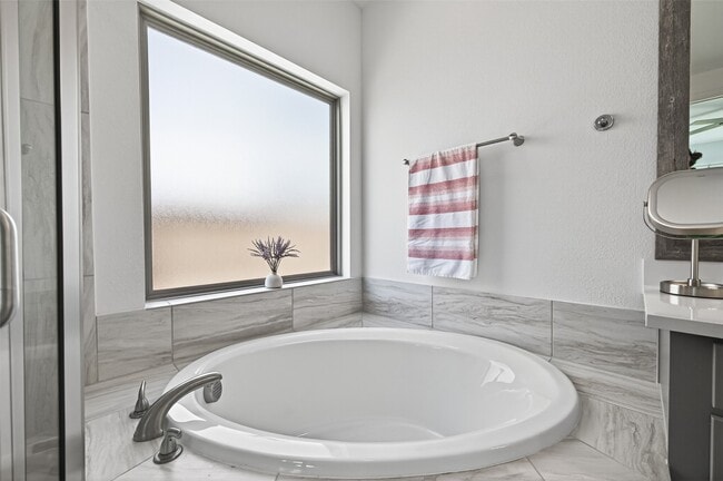 Photo - 2703 Tanager Trace