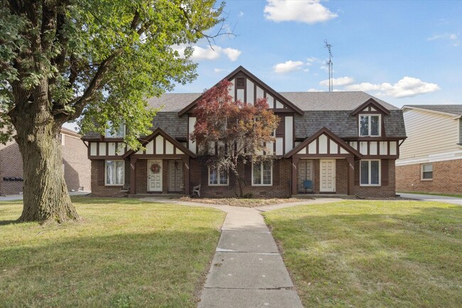 Building Photo - 5427-5433 Glenridge Unit 5433 Rental