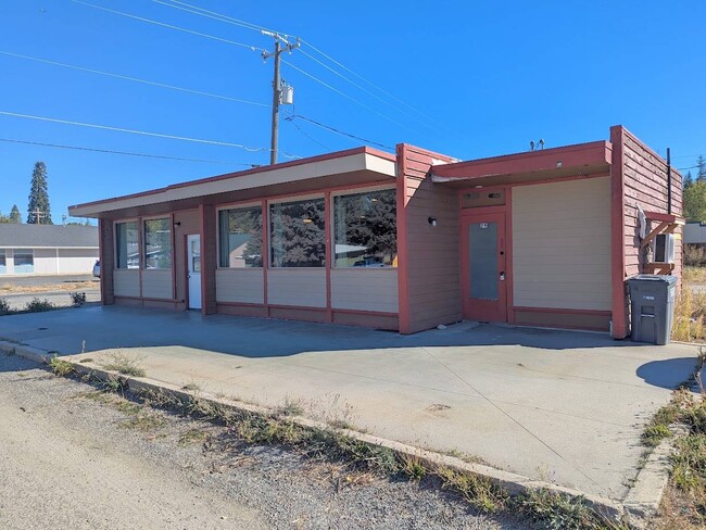 Building Photo - 77 S Treat St Rental