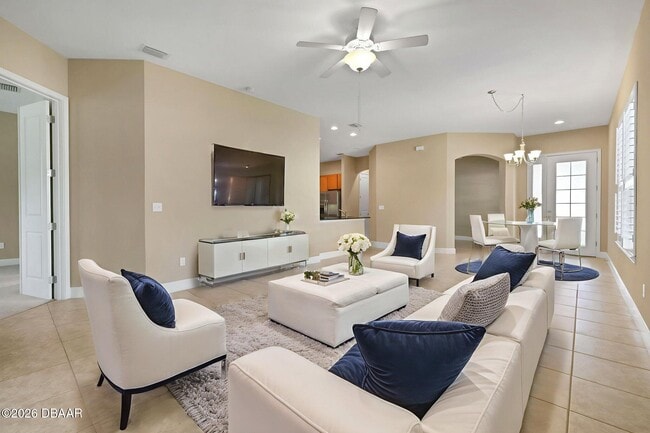 Photo - 800 Aldenham Ln