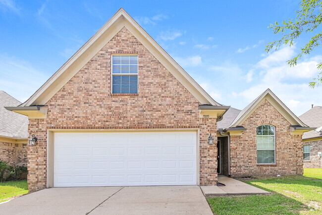 Building Photo - 7895 Ridgedale Dr Rental