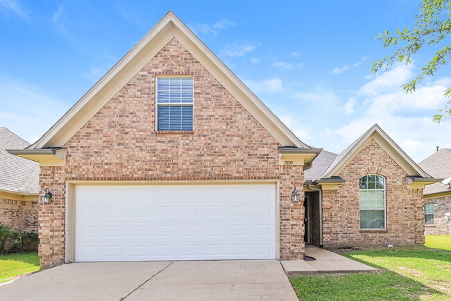 Building Photo - 7895 Ridgedale Dr Rental