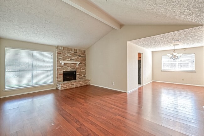 Photo - 442 Redway Ln