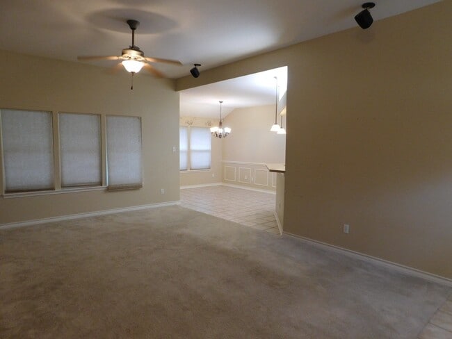 Photo - Spacous Southside Split Bedroom Home