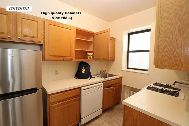 Building Photo - 434 E 75th St Rental