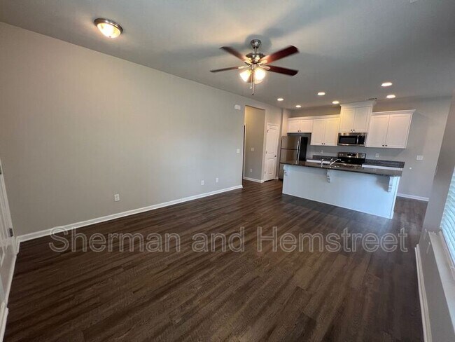 Photo - 645 Dobhill Ln Unit 645