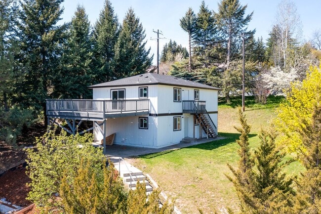 Photo - 815 SW State St Unit Upper