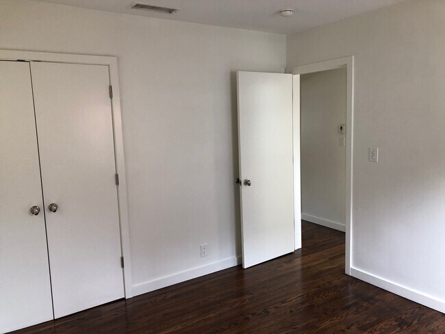 3676 Kelton - 3676 Kelton