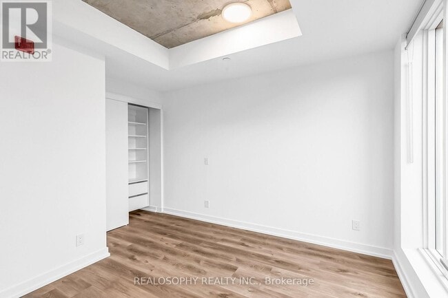 Photo - 115 Larchmount Ave Unit 509
