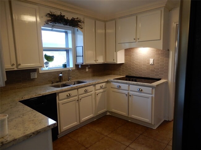 Photo - 12042 Sturdivant St