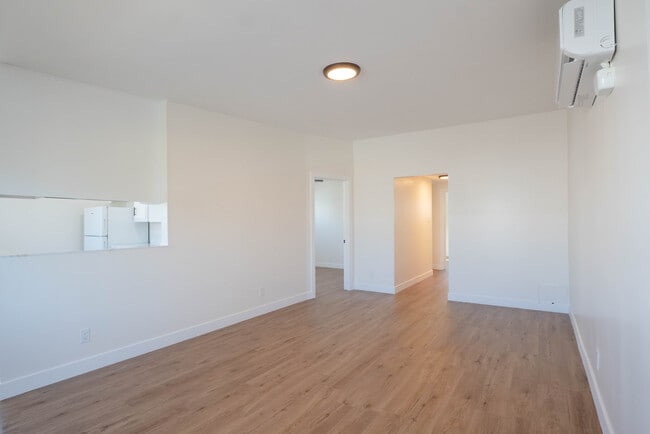Building Photo - 825 W 167th St Unit 10